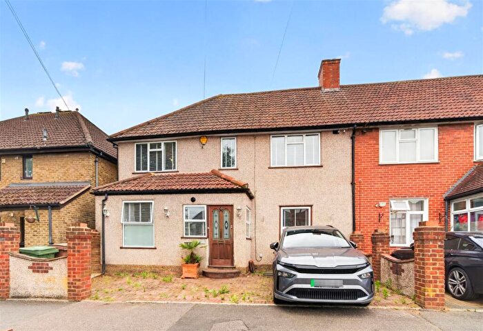 4 Bedroom End Of Terrace House To Rent In Green Wrythe Lane, Carshalton, SM5