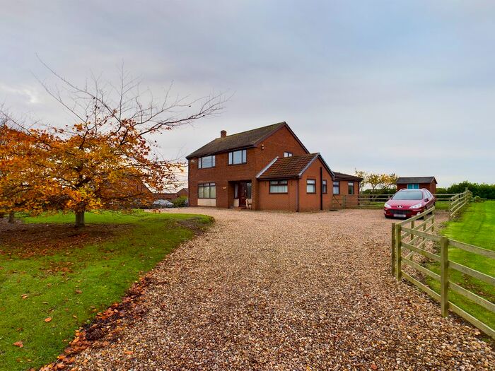 5 Bedroom Detached House For Sale In Marsh Lane, Keyingham, HU12