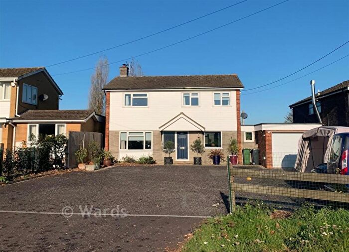 3 Bedroom Detached House For Sale In Lower Street, Leeds, Maidstone, Kent, ME17