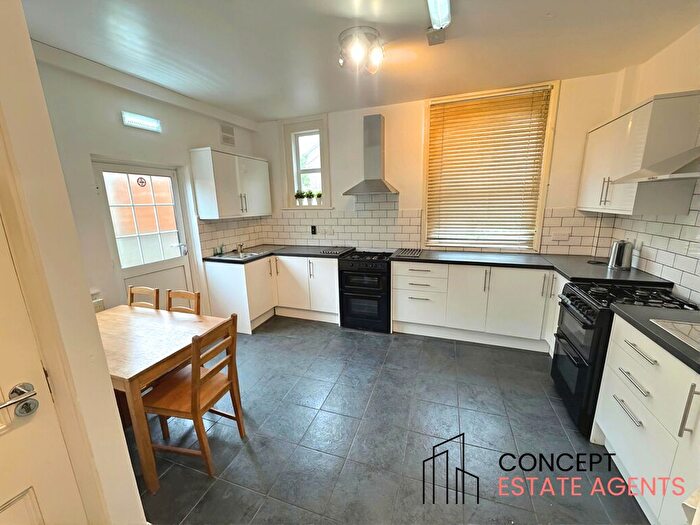 8 Bedroom Detached House To Rent In Heathfield Road, Wandsworth, SW18