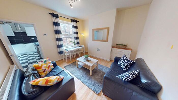 4 Bedroom Terraced House To Rent In Watkin Street, Nottingham, NG3