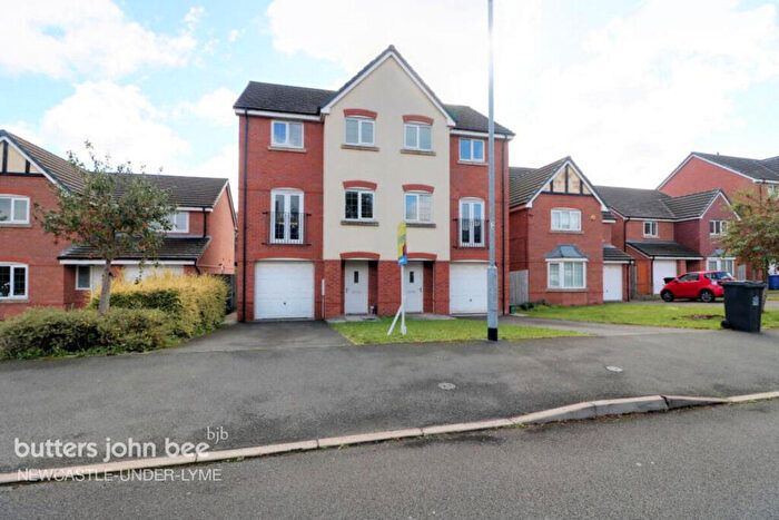 3 Bedroom Semi-Detached House To Rent In Galingale View, Newcastle, ST5