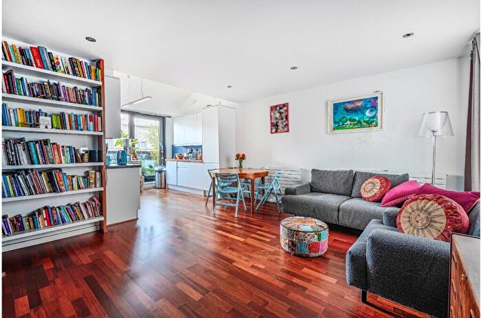 4 Bedroom Apartment For Sale In Nile Street, London, N1