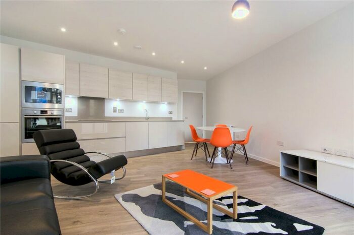 2 Bedroom Flat To Rent In Maypole Court, Geoff Cade Way, Bow, London, E3