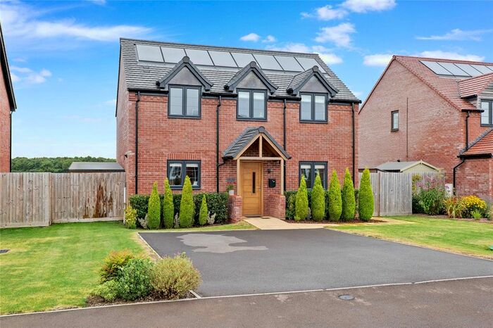 3 Bedroom Detached House For Sale In Bishampton, Pershore, Worcestershire, WR10