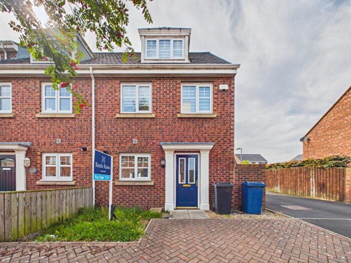 3 Bedroom End Of Terrace House For Sale In Palmer Walk, Jarrow, Tyne And Wear, NE32