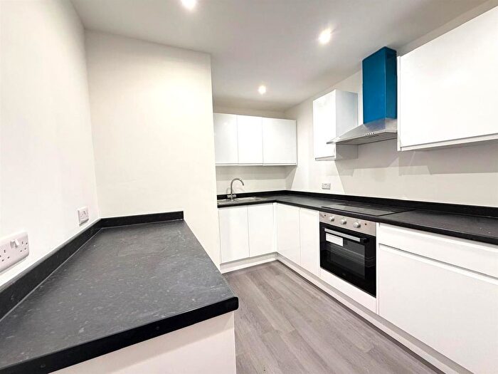 2 Bedroom Flat To Rent In Staple Hill, Bristol, BS16