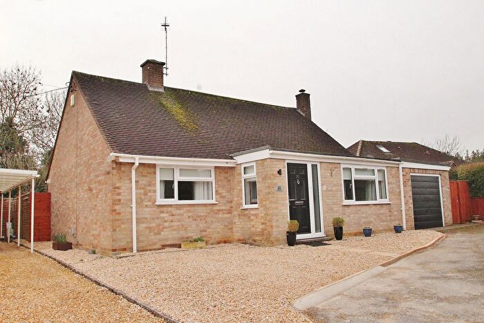 2 Bedroom Detached Bungalow For Sale In Beanhill Road, Ducklington, OX29