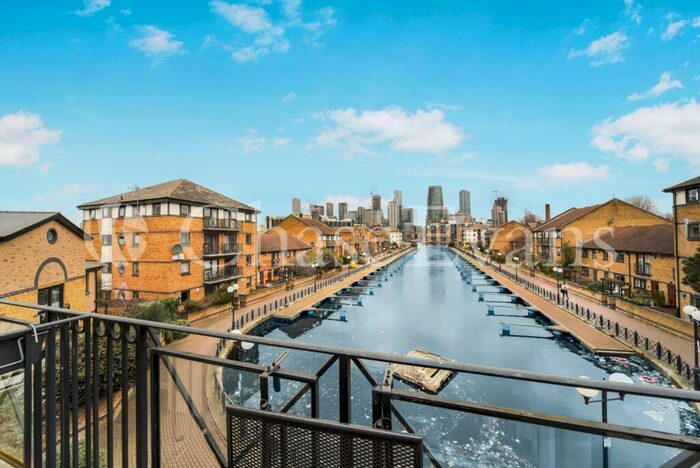 2 Bedroom Flat To Rent In Spindrift Avenue, Isle Of Dogs, London, E14