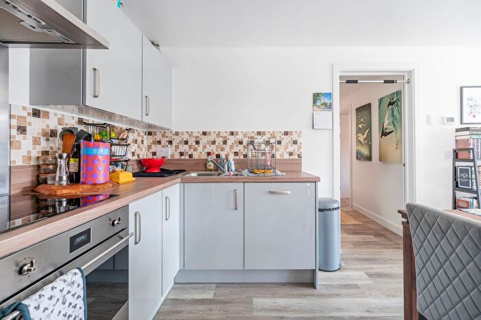 2 Bedroom Flat For Sale In Geoffrey Watling Way, Norwich, NR1