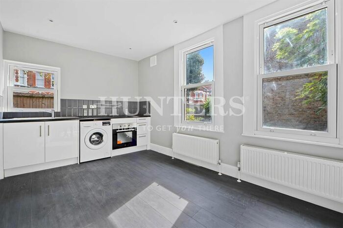 Studio To Rent In Chester Road, London, N17