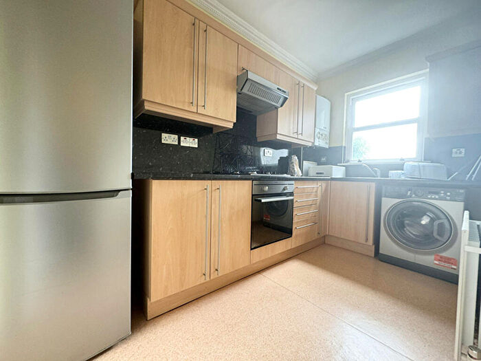 1 Bedroom Flat To Rent In Oriel Road, E9