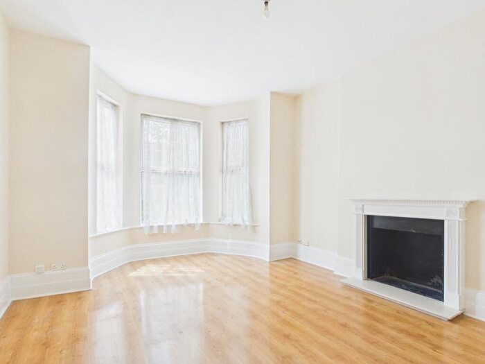 2 Bedroom Flat To Rent In Thurlow Park Road, Lambeth, SE21