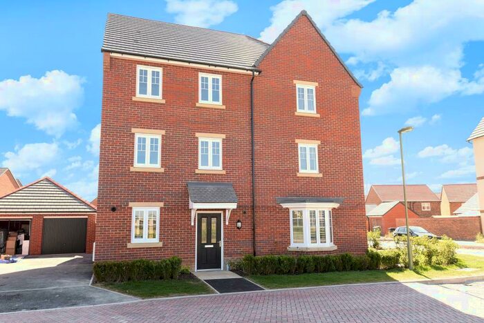 5 Bedroom Semi-Detached House To Rent In Didcot, Oxfordshire, OX11