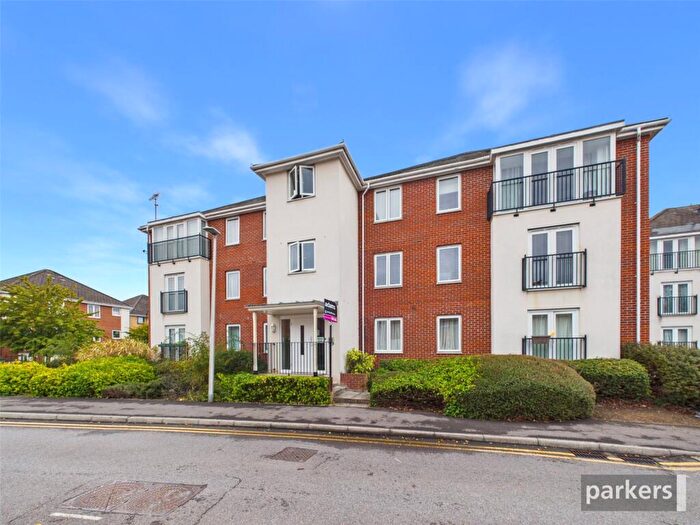 2 Bedroom Apartment To Rent In Regis Park Road, Reading, Berkshire, RG6