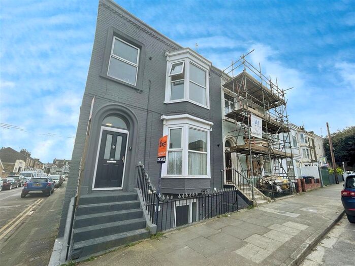 2 Bedroom Flat To Rent In Addington Street, Margate, CT9