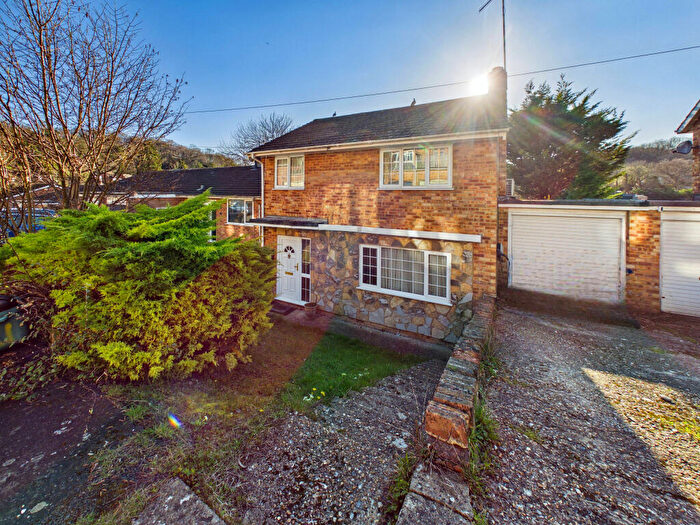 3 Bedroom Link Detached House For Sale In Stewarts Way, Marlow Bottom, Marlow, Buckinghamshire, SL7