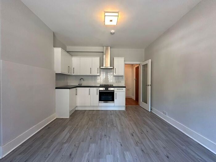 1 Bedroom Flat To Rent In Worth Grove, Walworth Village, London, SE17