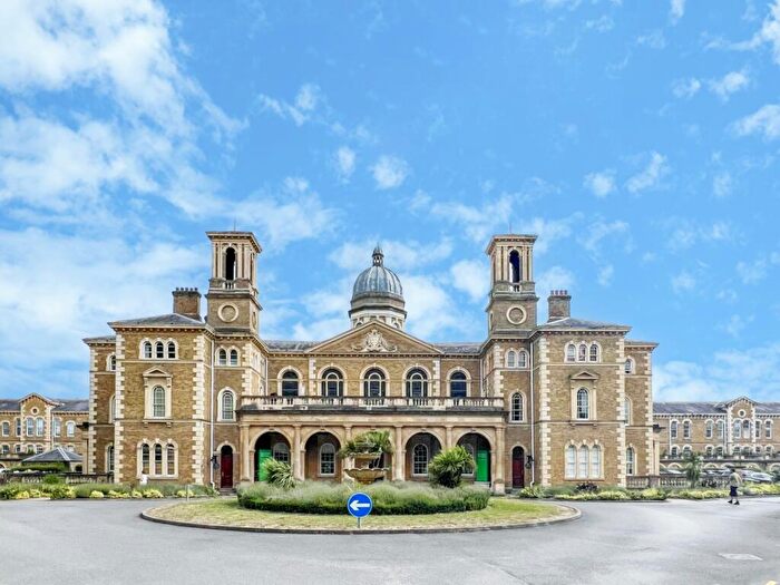 3 Bedroom Flat To Rent In Princess Park Manor, Royal Drive, N11