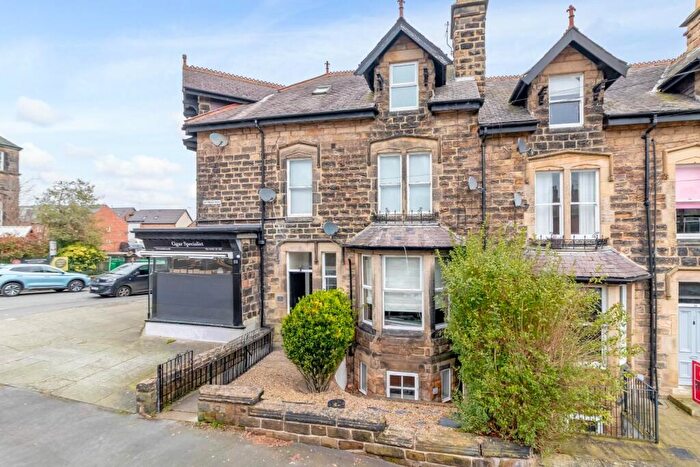 3 Bedroom Apartment For Sale In Heywood Road, Harrogate, HG2