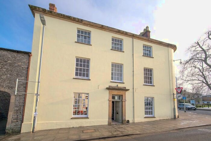 1 Bedroom Apartment To Rent In High Street, Shepton Mallet, BA4