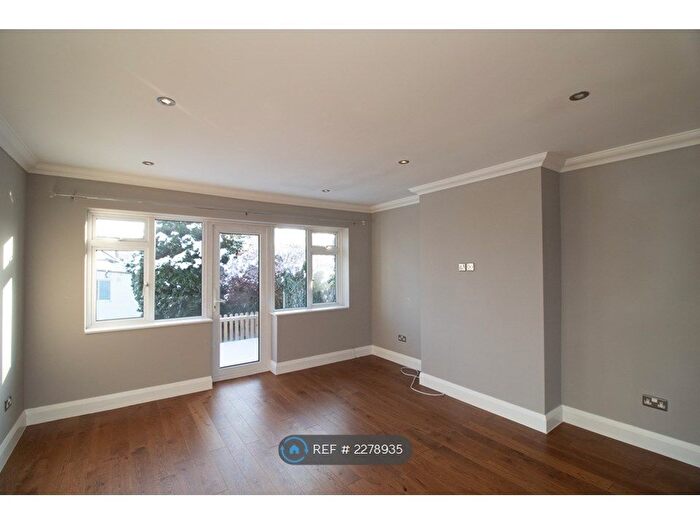 3 Bedroom Bungalow To Rent In Chelmsford Road, Shenfield, Brentwood, CM15