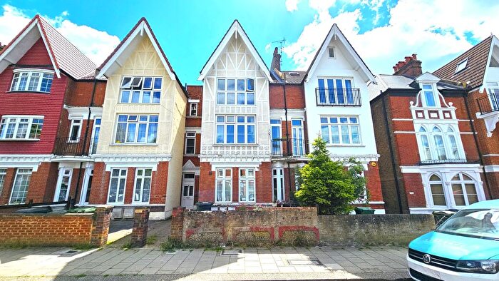1 Bedroom Flat To Rent In Sternhold Avenue, London, SW2