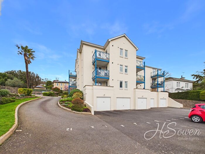 2 Bedroom Flat For Sale In Old Torwood Road, Torquay, TQ1