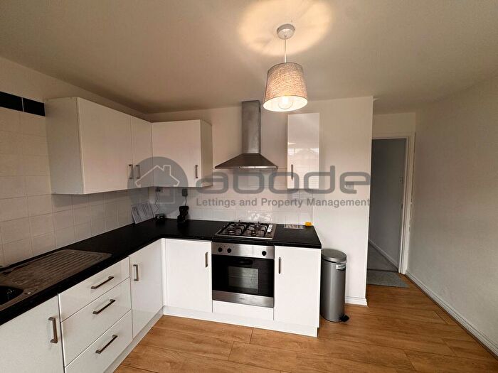 2 Bedroom Town House To Rent In Northfield Lane, Wickersley, Rotherham, S66