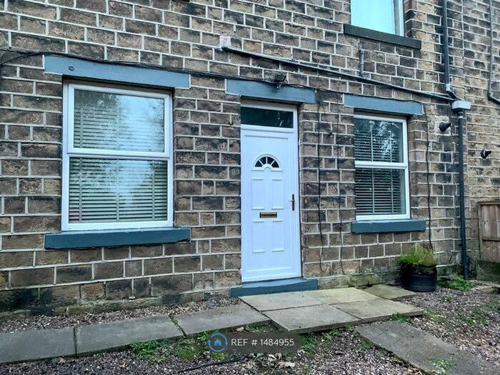 1 Bedroom Flat To Rent In Moor End Road, Huddersfield, HD4