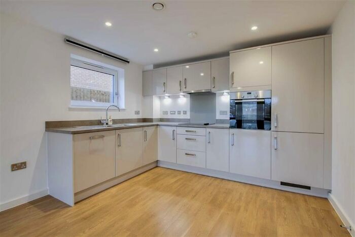 1 Bedroom Flat To Rent In Gambit Avenue, Oakgrove Village, Milton Keynes, MK10