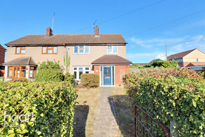 3 Bedroom Semi-Detached House For Sale In Dowland Walk, Basildon, SS15