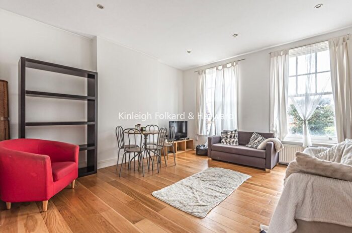 2 Bedroom Flat To Rent In Bromley Road, London, SE6