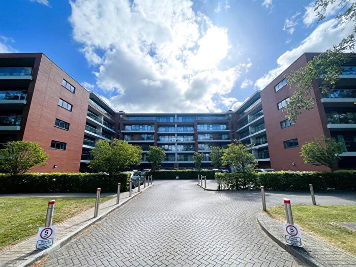 2 Bedroom Apartment To Rent In Racecourse Road, Newbury, RG14
