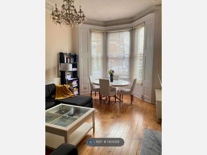 2 Bedroom Flat To Rent In Sinclair Road, London, W14
