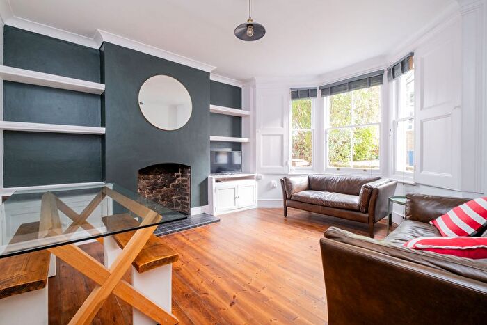 1 Bedroom Flat For Sale In Farleigh Road, London, N16