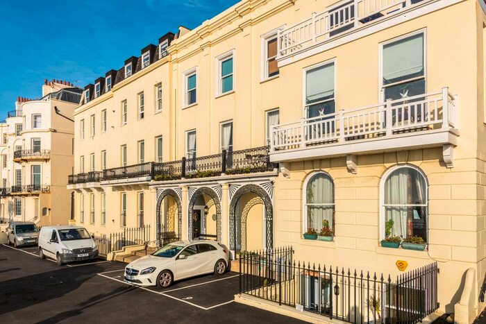 2 Bedroom Flat To Rent In Chain Pier House, Marine Parade, Brighton, BN2
