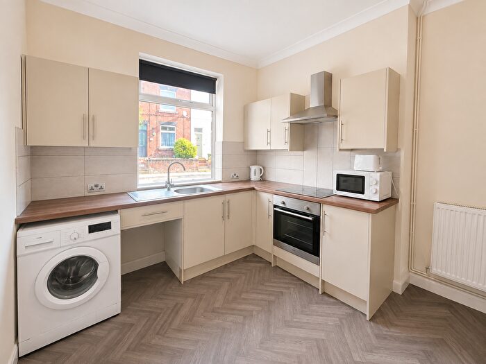 3 Bedroom End Of Terrace House To Rent In Bottom Boat Road, Wakefield, WF3