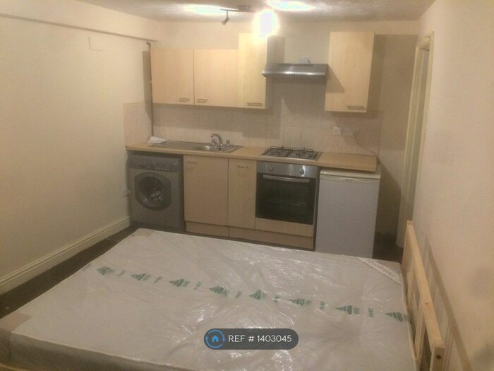 Studio To Rent In Mansfield Road, Nottingham, NG1