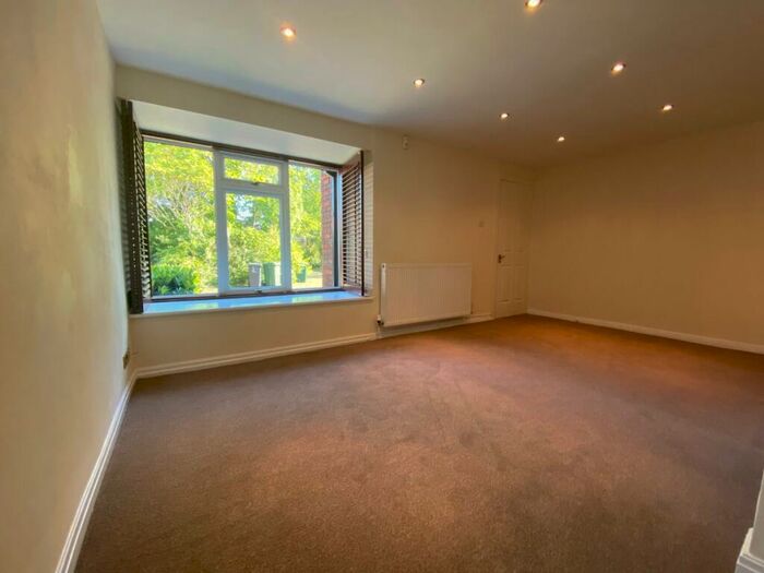 2 Bedroom Mews To Rent In Foxwist Close, Chester, CH2