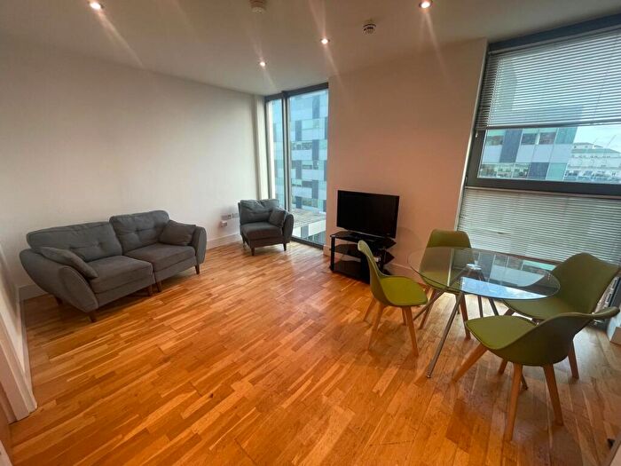 3 Bedroom Apartment To Rent In Unity Building, L3