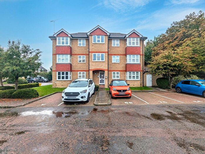 1 Bedroom Flat For Sale In Staffords Place, Horley, Surrey, RH6