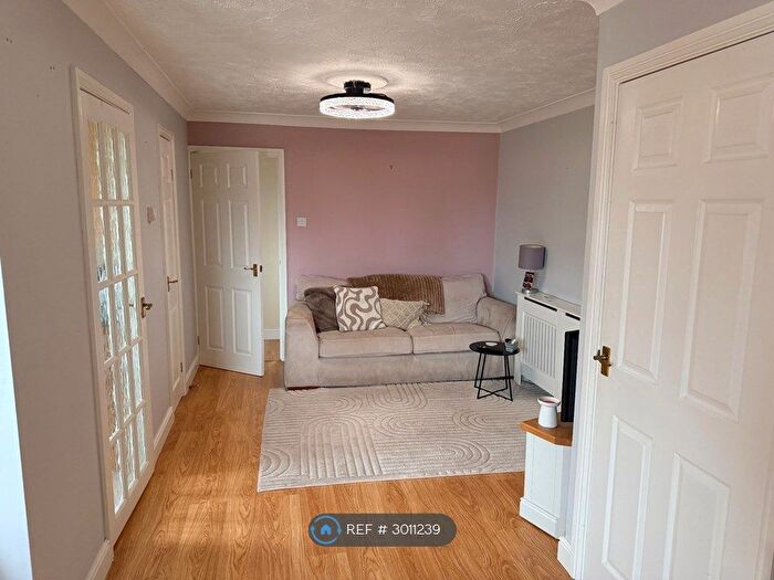 2 Bedroom Flat To Rent In Edenthorpe, Doncaster, DN3
