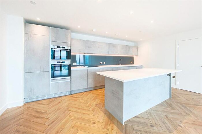 2 Bedroom Apartment To Rent In Elizabeth Tower, M15