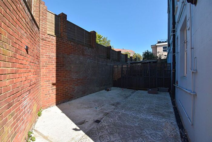 1 Bedroom Flat To Rent In St Leonards, East Sussex, TN38