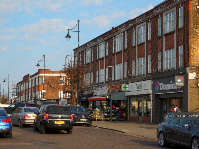 1 Bedroom Flat To Rent In Snakes Lane East, Woodford Green, IG8