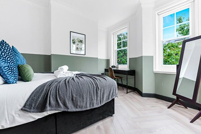 3 Bedroom Serviced Apartments To Rent In Mare Street, London, E8