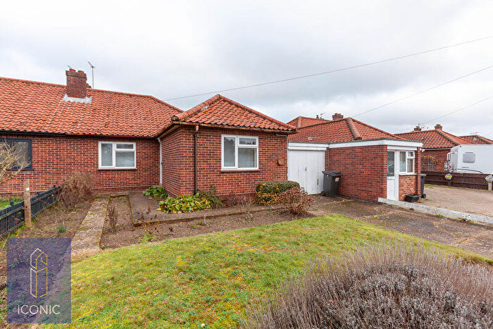 3 Bedroom Semi-Detached Bungalow For Sale In Jerningham Road, New Costessey, Norwich, NR5