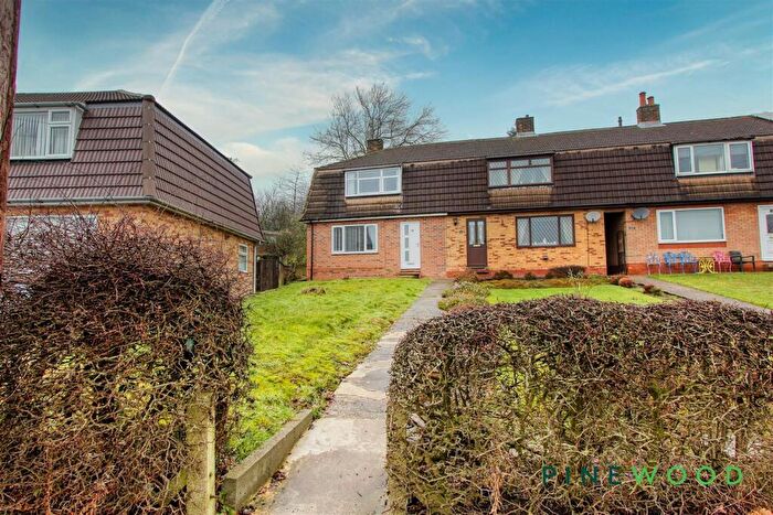 3 Bedroom End Of Terrace House For Sale In Harvey Road, Chesterfield, Derbyshire, S41