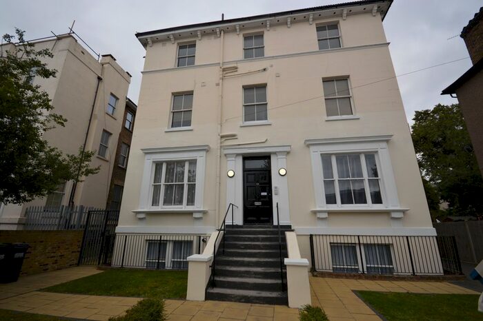 2 Bedroom Flat To Rent In Lennard Road, Croydon, CR0
